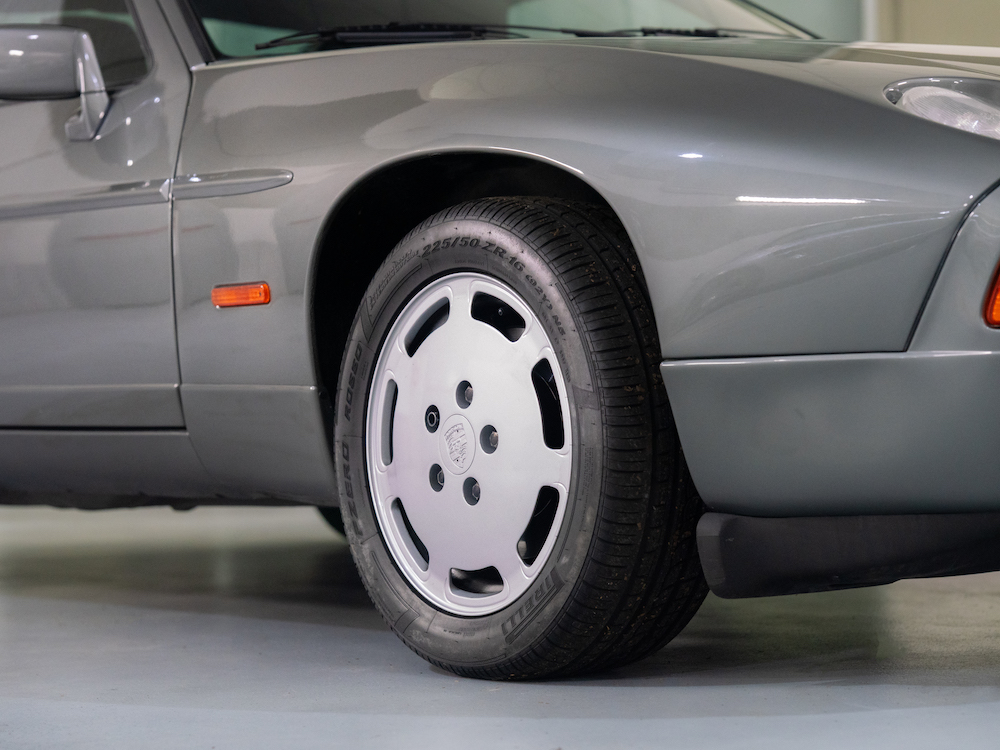 PORSCHE 928 S4 — miniatura 4