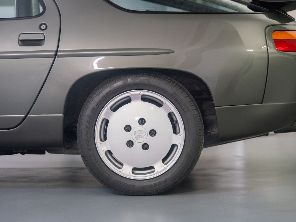 PORSCHE 928 S4 — miniatura 7