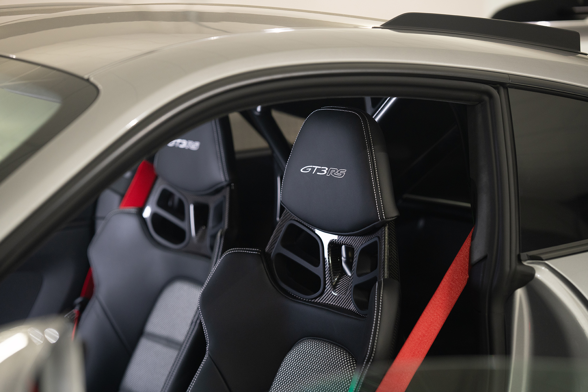PORSCHE 911 992 GT3RS — miniatura 13